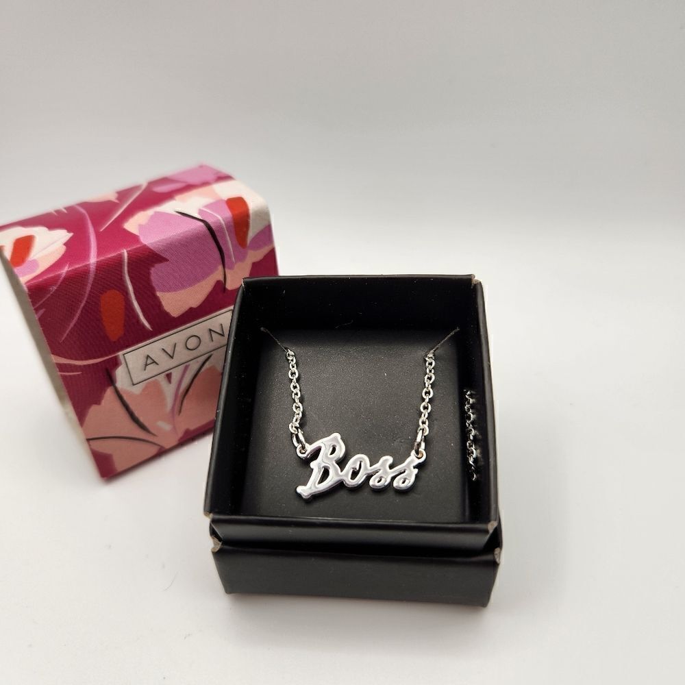 NIB Avon BOSS Silvertone Necklace